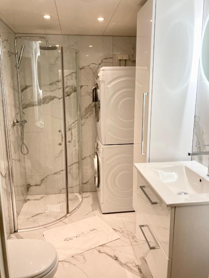 Apartment Modern 2 Bedroom In Centre *